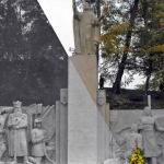 Pomnik Chrystusa Króla przed wojną oraz obecnie fot. zdjęcie archiwalne oraz M. Bór