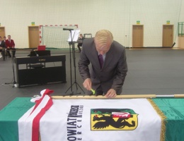 Chcieli uhonorować powiat