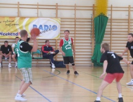 Celowali w kosz