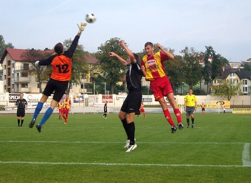 ...przegrana w ostatnich sekundach. Chojniczanka - Elana 0:1.