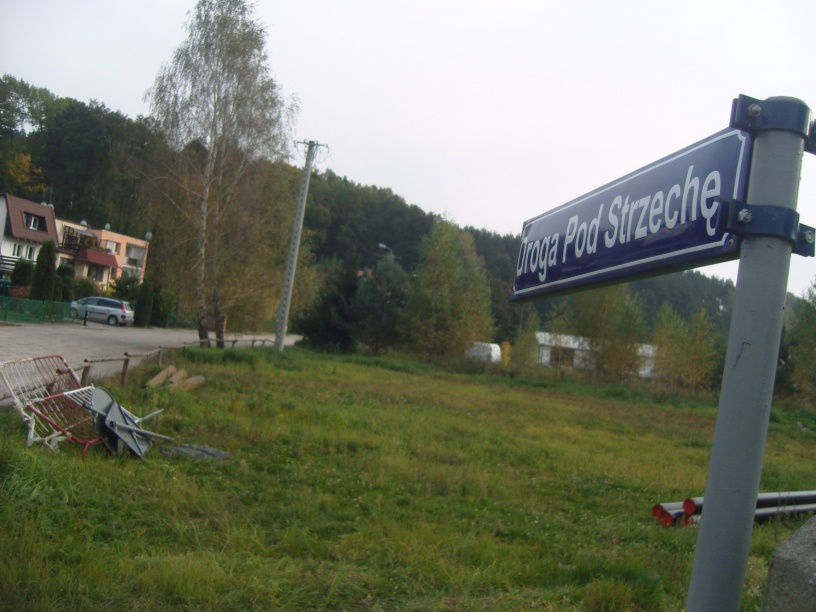 Finansowe przeszkody na &bdquoDrodze pod Strzechę&rdquo