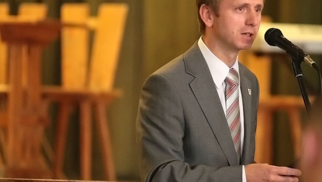 Ossowski zdecydowanie prowadzi