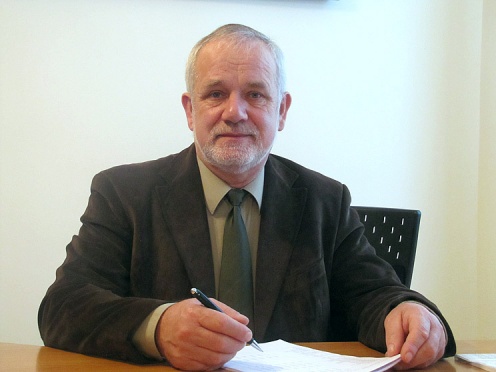 Muszą pilnować choinek!