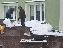 Usuwajmy śnieg z dachów