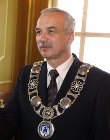 Nowa pensja starego burmistrza