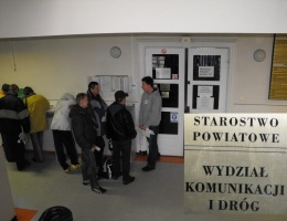...nadal postoisz w kolejce 