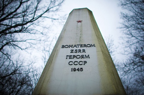 Spór o bohaterów