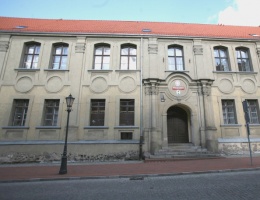 Stara szkoła otworzy podwoje