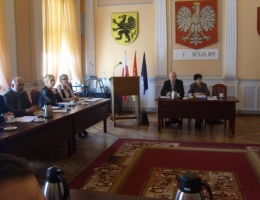 Honorowi na innych zasadach