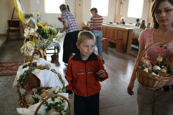 Dziś katolicy święcą pokarmy (FOTO)