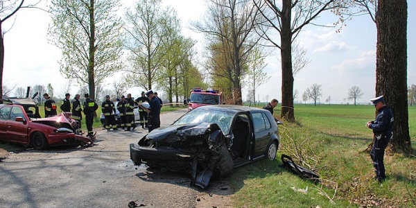 Czołówka golfa z citroenem (FOTO)