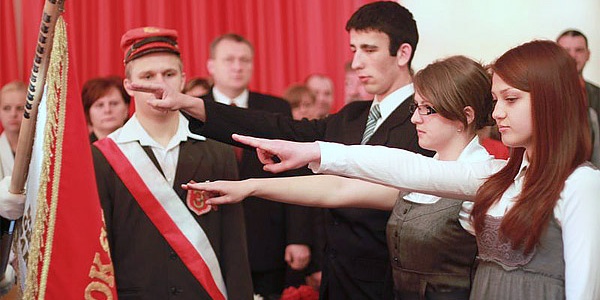 Maturzyści odebrali świadectwa (FOTOGALERIA)