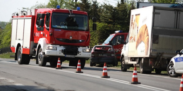 Stłuczka na Tucholskiej. Utrudnienia w ruchu (FOTO)