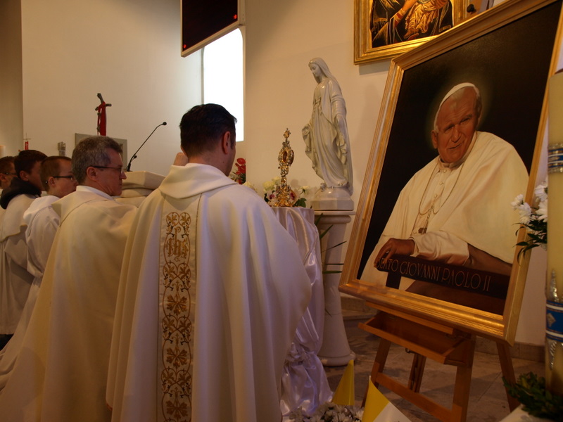 Relikwie Jana Pawła II w Kołczygłowach FOTOGALERIA