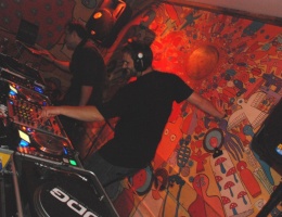 HOUSEMISJA 176 - DJ eFTeBoM, czyli Radek Stępniak - ŁÓDŹ