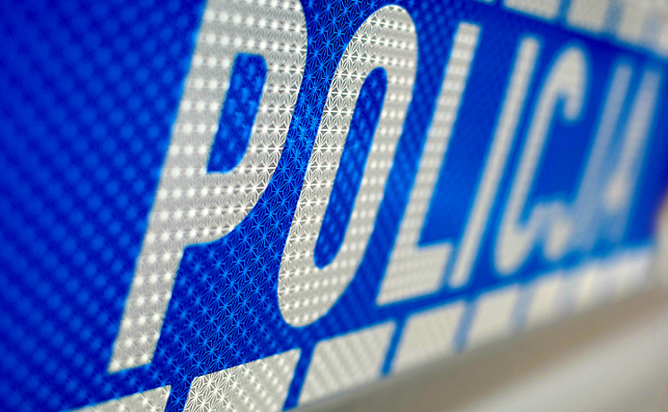 Jechał motorowerem całą szerokością drogi