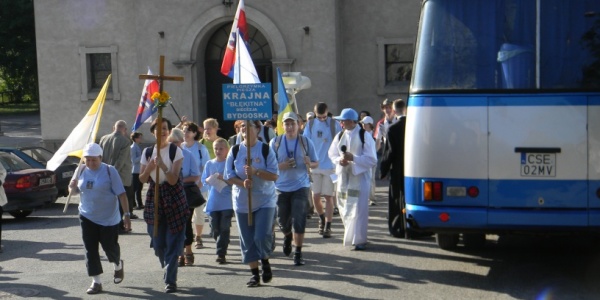 Pielgrzymka wyruszyła z miasta (FOTOGALERIA)