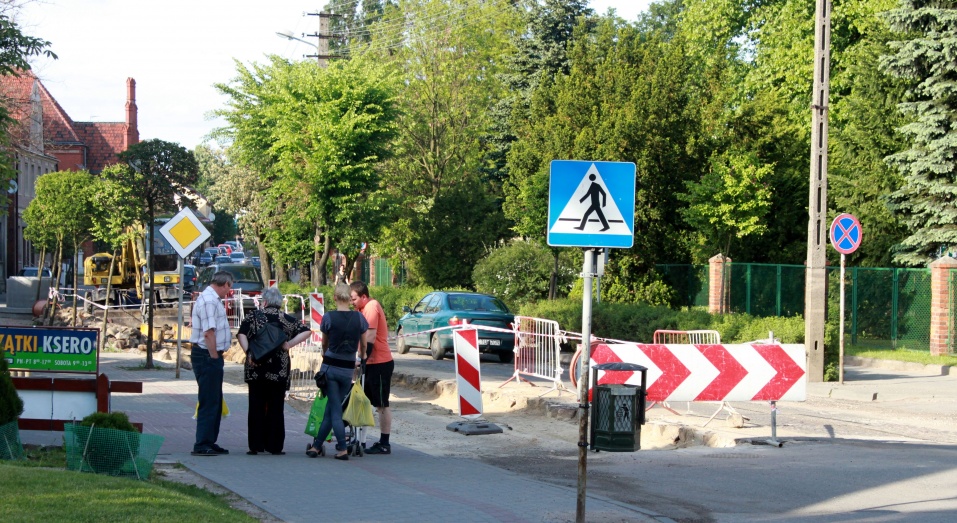 Wstrzymali prace! Ktoś położył za cienki asfalt!