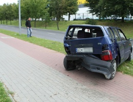 Stłuczka na ul. Przemysłowej. Passat zderzył się z Uno (FOTO)