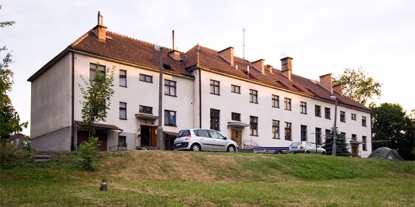 Sprzedali szkołę. Nie mają sobie nic do zarzucenia