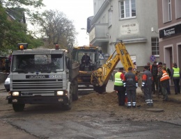 Huk i silna woń gazu. Ewakuowano 400 osób! (FOTO)