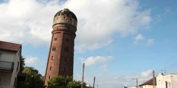 Czy uratują zabytkową tablicę?