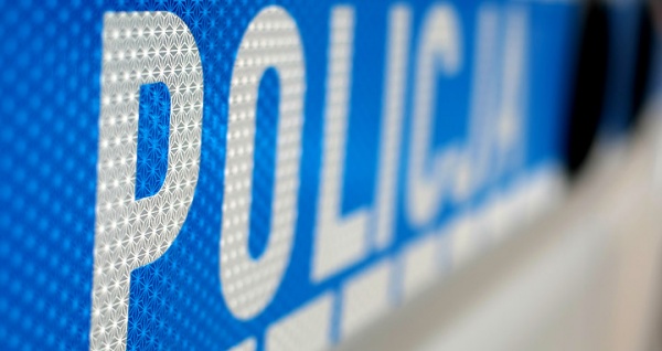 Pijany najechał na zaparkowany samochód