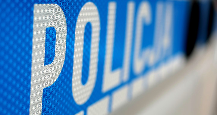 Pijany najechał na zaparkowany samochód