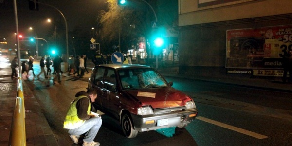 Kobieta potrącona na przejściu dla pieszych (FOTO)