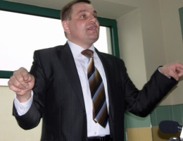 Przy basenie nie będzie szatni!