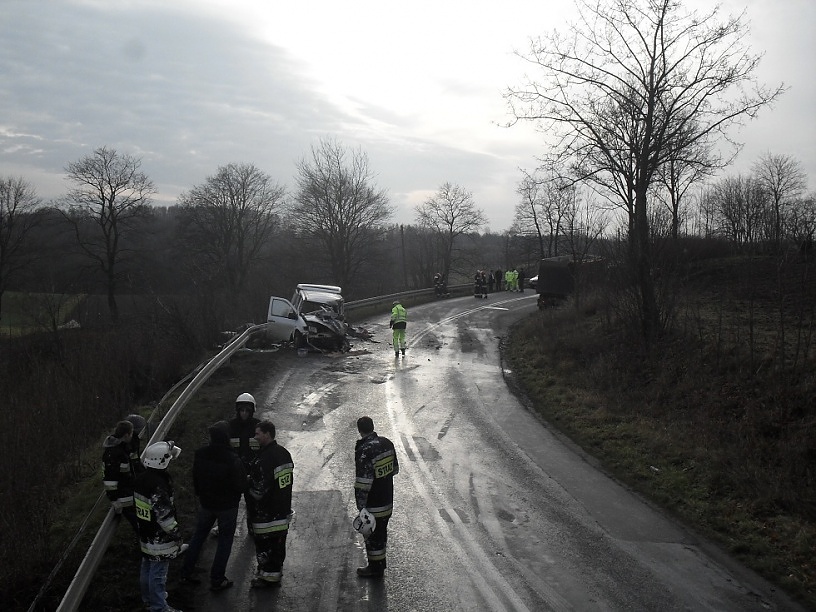 TIR zmiażdżył busa FOTO