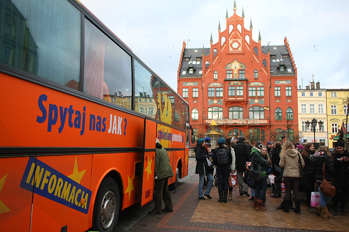 Unijny autobus odwiedził Kościerzynę i Chojnice
