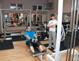 Do czego służą lustra w klubach fitness?