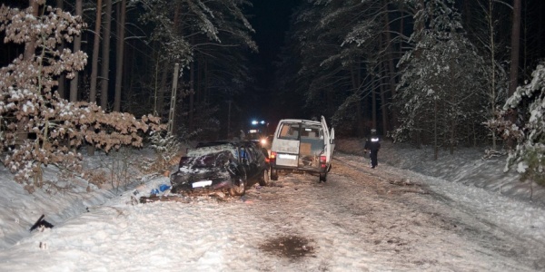 Zderzenie VW z oplem. Sześć osób rannych (FOTO, AKTUALIZACJA)