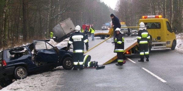 Zginęła 28-latka. 5-letnie dziecko jest ranne (FOTO)