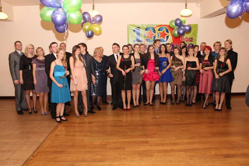 Ostatnia studniówka akademickiego liceum FOTO