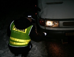 Kobieta wpadła pod koła busa