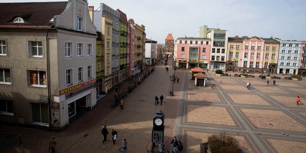 Na Starym Rynku znów będą samochody? (SONDA)