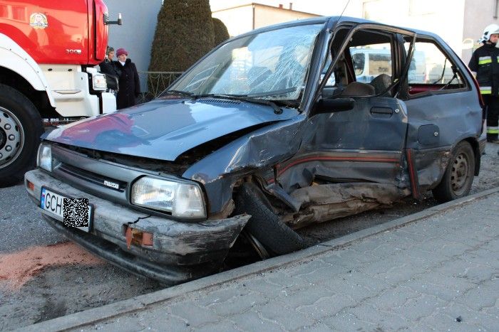 Zderzenie na Zapolskiej. Kierowca mazdy w szpitalu FOTO