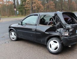 Zderzenie corsy z mercedesem (FOTO)