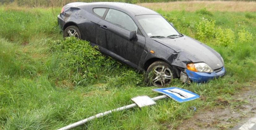 Hyundai wpadł na przystanek (FOTO)