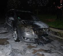 Spłonął volkswagen touran. Podpalenie