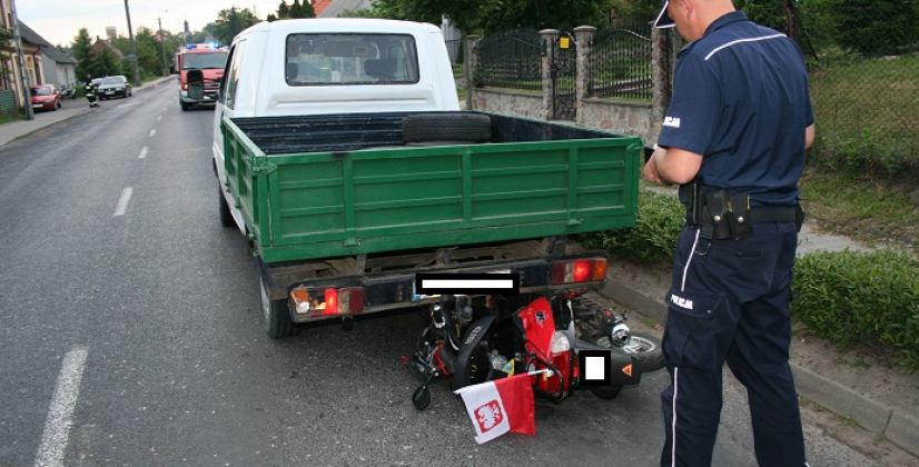 Ranny 14-latek. Najechał skuterem na volkswagena (FOTO)