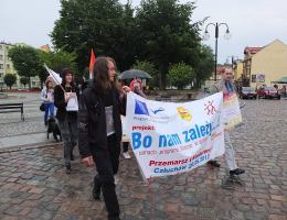 Przemarsz w obronie zwierząt (FOTO)