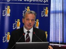 Dyrektor sępoleńskiej oświaty doceniony