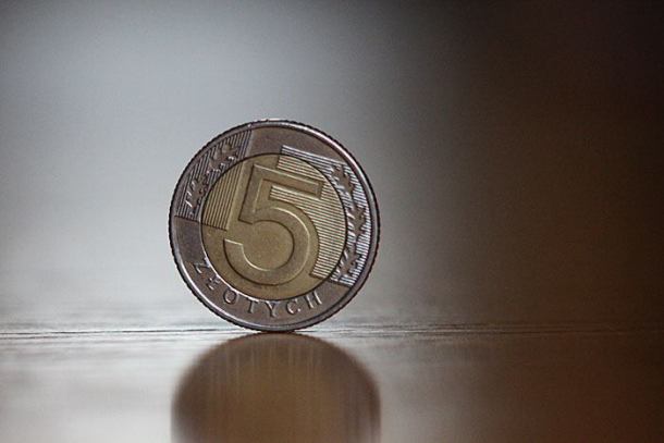 Przyjmują wnioski, realizują umowy