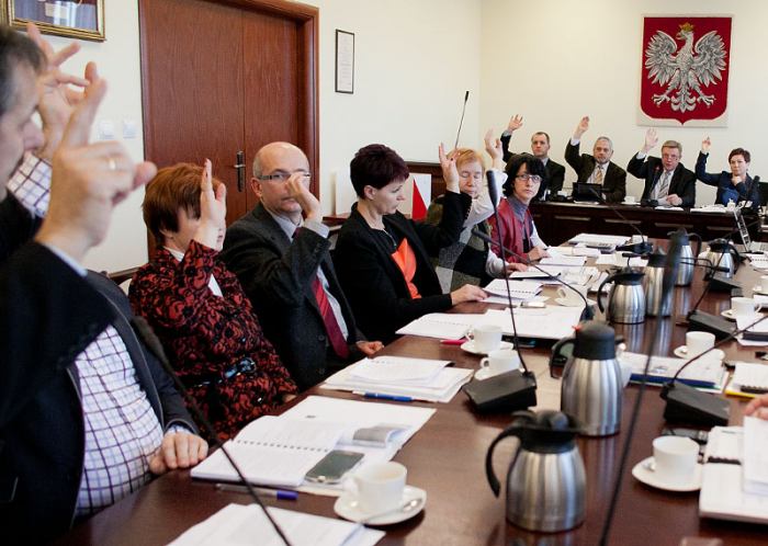 Dyskutowali, ale w końcu budżet przyjęli