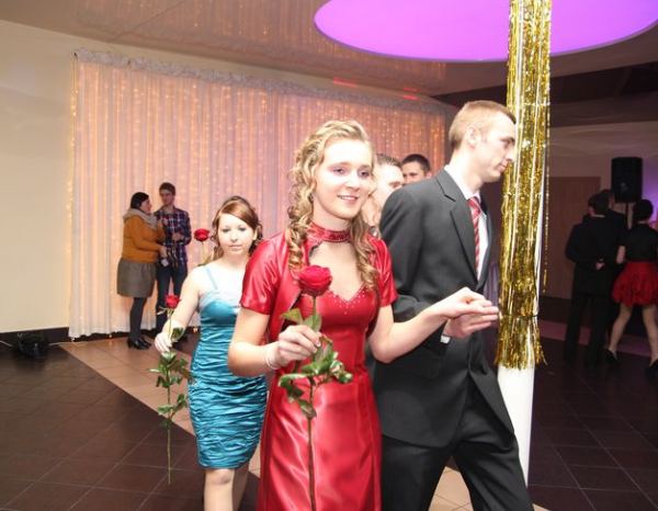 Studniówka w technikum (FOTOGALERIA)