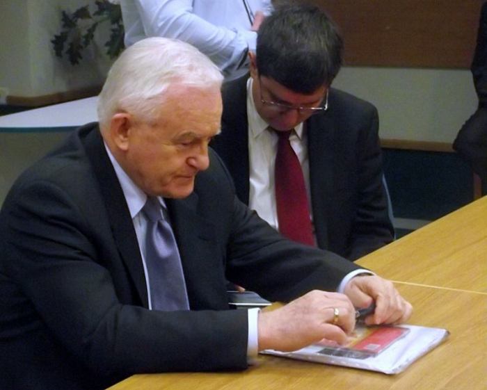 Leszek Miller zapowiada interwencję w sprawie szpitala