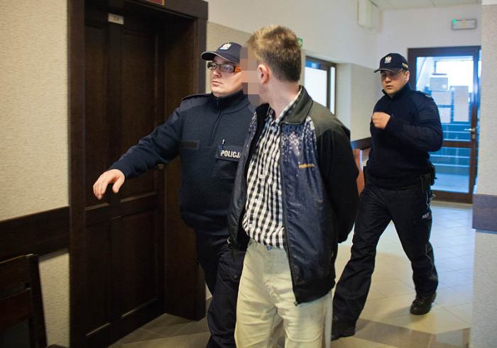 Był wniosek o areszt, będzie dozór. Bo podejrzany robi kurs prawa jazdy